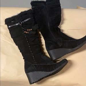 Women’s fur boots